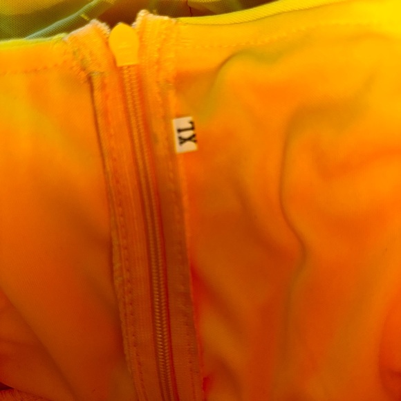 Hello Yellow Mini Dress 💛 - Picture 4 of 5